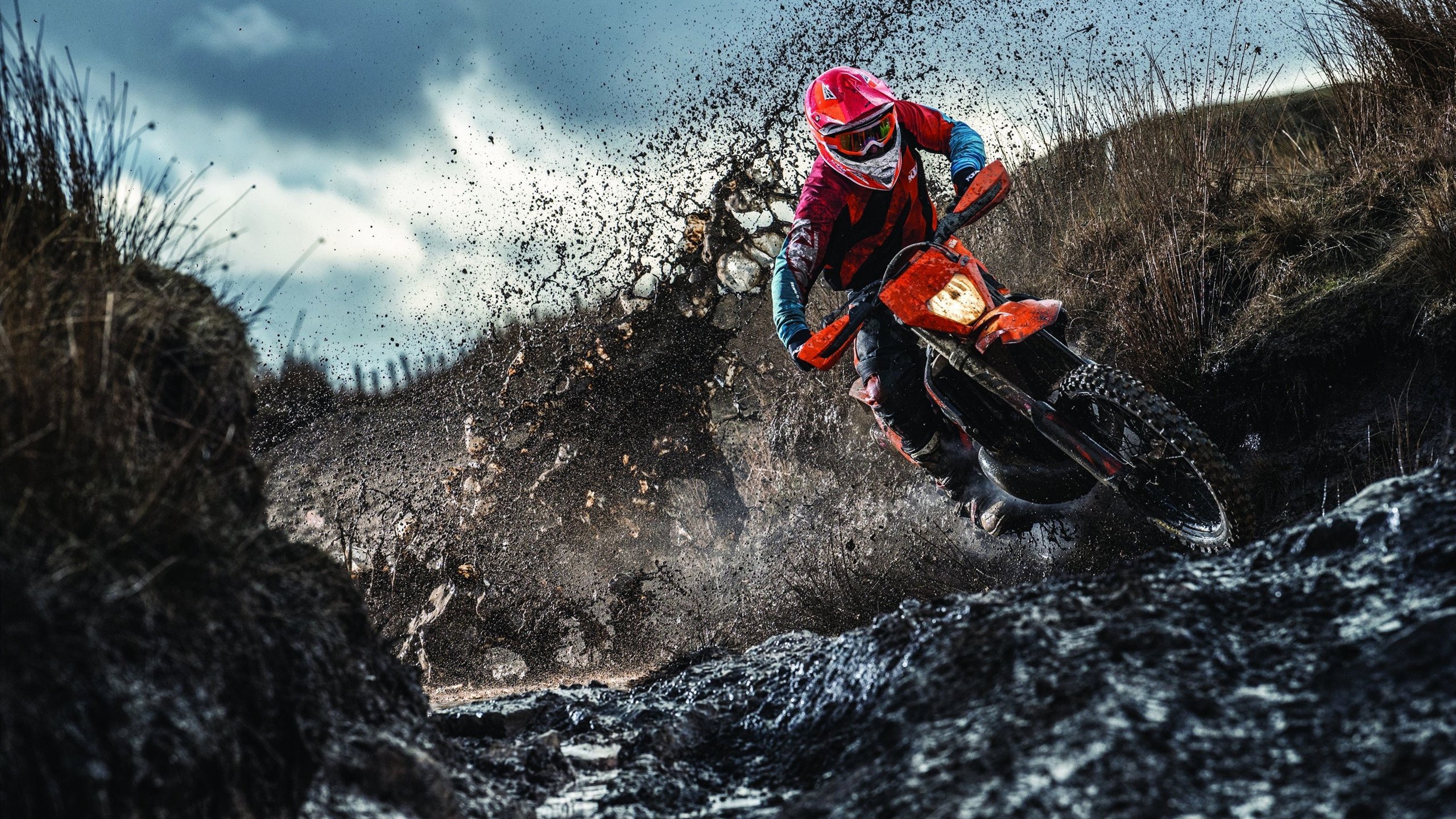 _快船迎战劲敌，展现顽强拼搏精神_，快船宣传